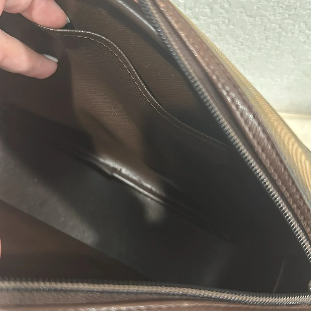 BURBERRYS VINTAGE Check Shoulder Bag with Matching Pouch - Picture 9 of 13